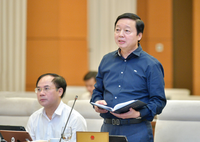 Phó thủ tướng Trần Hồng Hà phát biểu tại phiên họp 25 của Ủy ban Thường vụ Quốc hội, chiều 24/8. Ảnh: Hoàng Phong