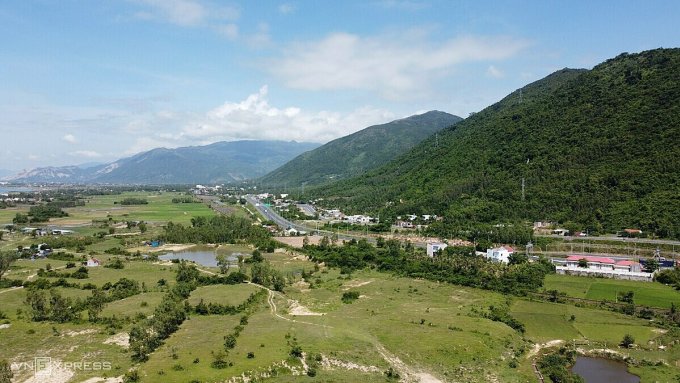 Khu vực Khu kinh tế Vân Phong đi qua huyện Vạn Ninh, Khánh Hòa. Ảnh: Bùi Toàn