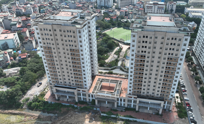 Hai toà nhà với hàng trăm căn hộ không người ở tại một dự án tái định cư phường Xuân La, quận Tây Hồ, Hà Nội. Ảnh: Ngọc Thành