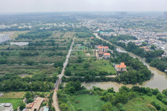 Một phần huyện Bình Chánh, địa phương là một trong 5 huyện vùng ven có giá đất điều chỉnh tăng ca. Ảnh: Quỳnh Trần