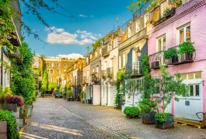 Một khu phố ở Tây London. Ảnh: NY Post
