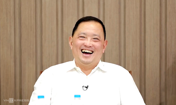 Ông Nguyễn Văn Đạt tại buổi gặp nhà đầu tư chiều 28/2. Ảnh chụp màn hình