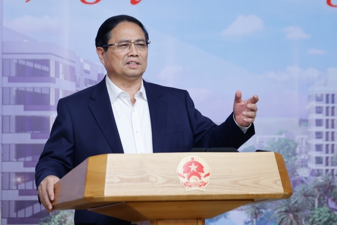 Thủ tướng phát biểu tại hội nghị trực tuyến toàn quốc về thúc đẩy phát triển nhà xã hội. Ảnh VGP