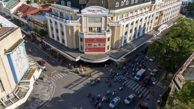 Ngã tư Hàng Khay - Hàng Bài - Tràng Tiền - Đinh Tiên Hoàng, những con phố có giá đất cao nhất Hà Nội. Ảnh: Giang Huy