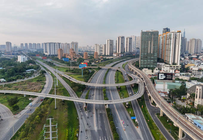 Bất động sản khu Đông TP HCM với các cao ốc, chung cư, dự án... tháng 1/2025. Ảnh: Quỳnh Trần