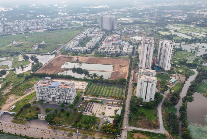 Bất động sản khu Tây TP HCM, với các dự án chung cư, nhà phố, đất nền thuộc huyện Bình Chánh, tháng 3/2025. Ảnh: Quỳnh Trần