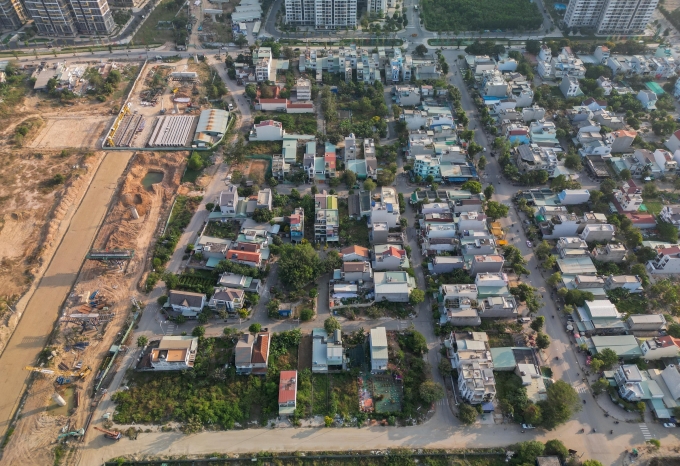 Bất động sản khu Đông TP HCM với các cao ốc, chung cư, dự án. đất nền, nhà phố. Ảnh: Quỳnh Trần
